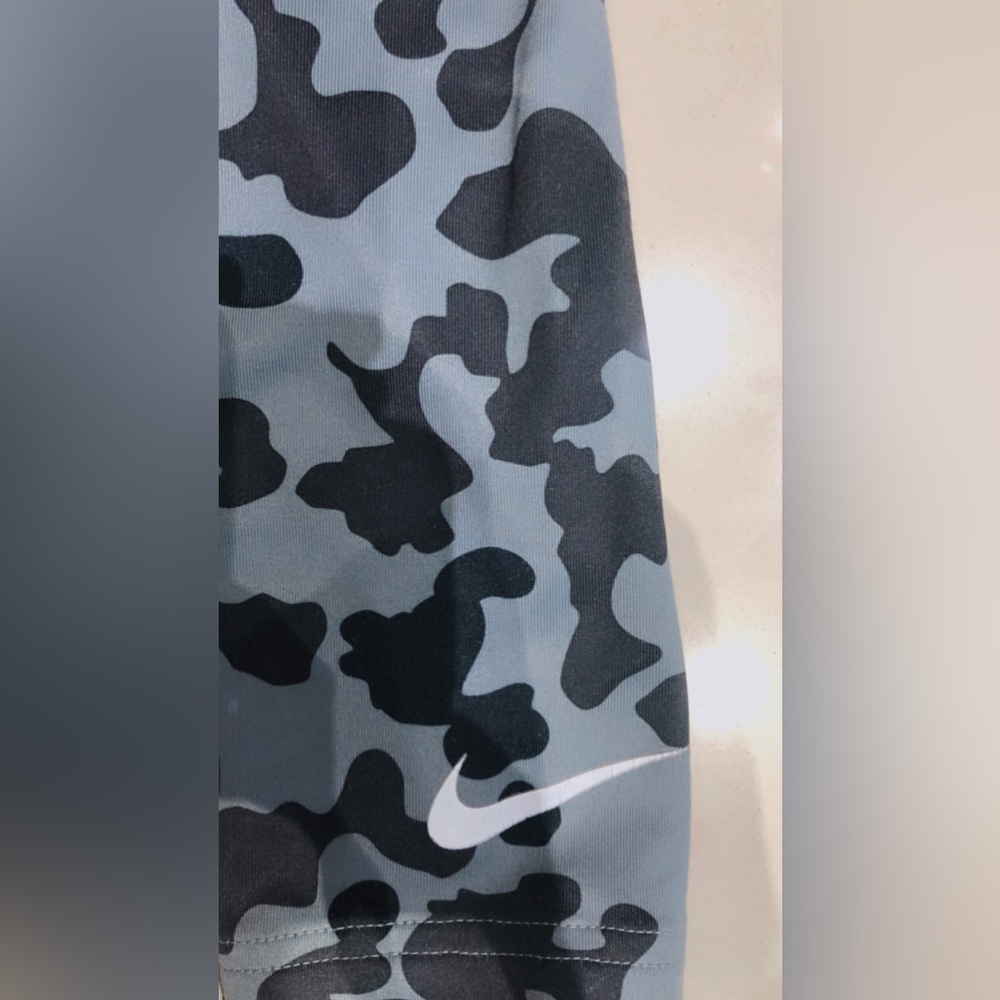 Absolutely New, Nike pro Dri-fit boys tight fit skin for active wear. - Picture 11 of 12